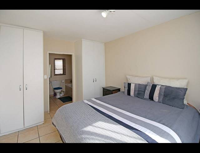 1 BEDROOM TOWNHOUSE RENTED IN ESTHER PARK
